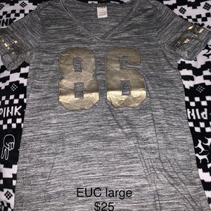 Victoria’s Secret Pink tshirt